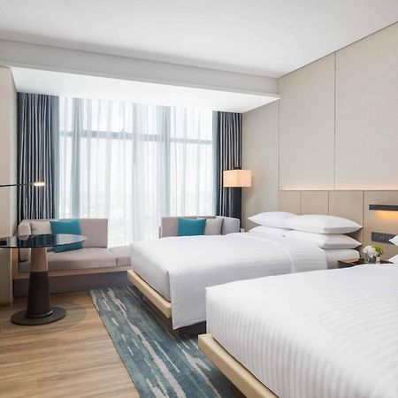 Courtyard By Marriott Shenzhen Bao'An Hotel Exterior photo